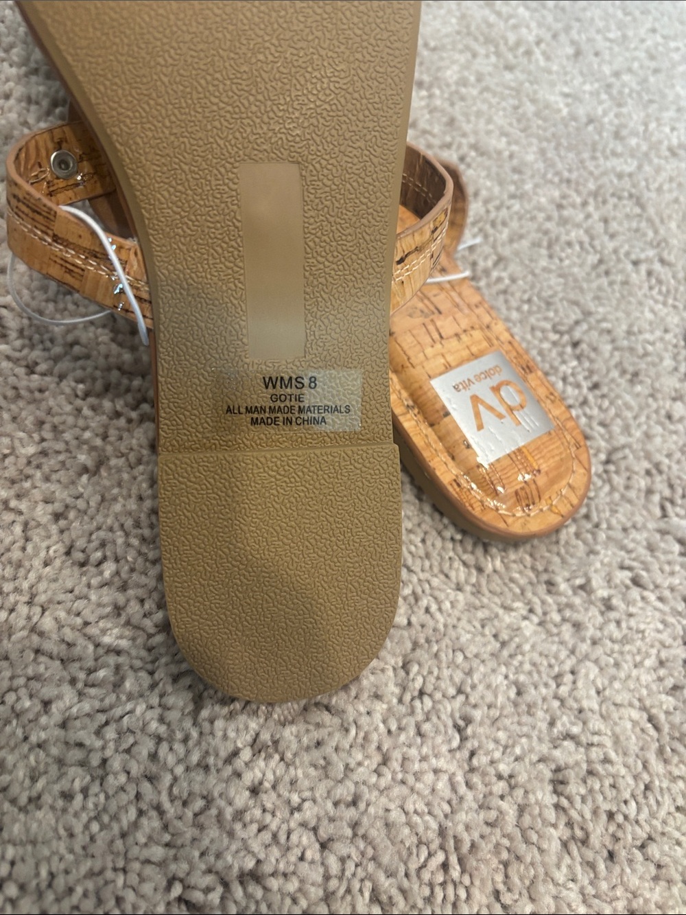 Dolce Vita Cork-Pattern Thong Sandals in Tan size 8 - Picture 5 of 7